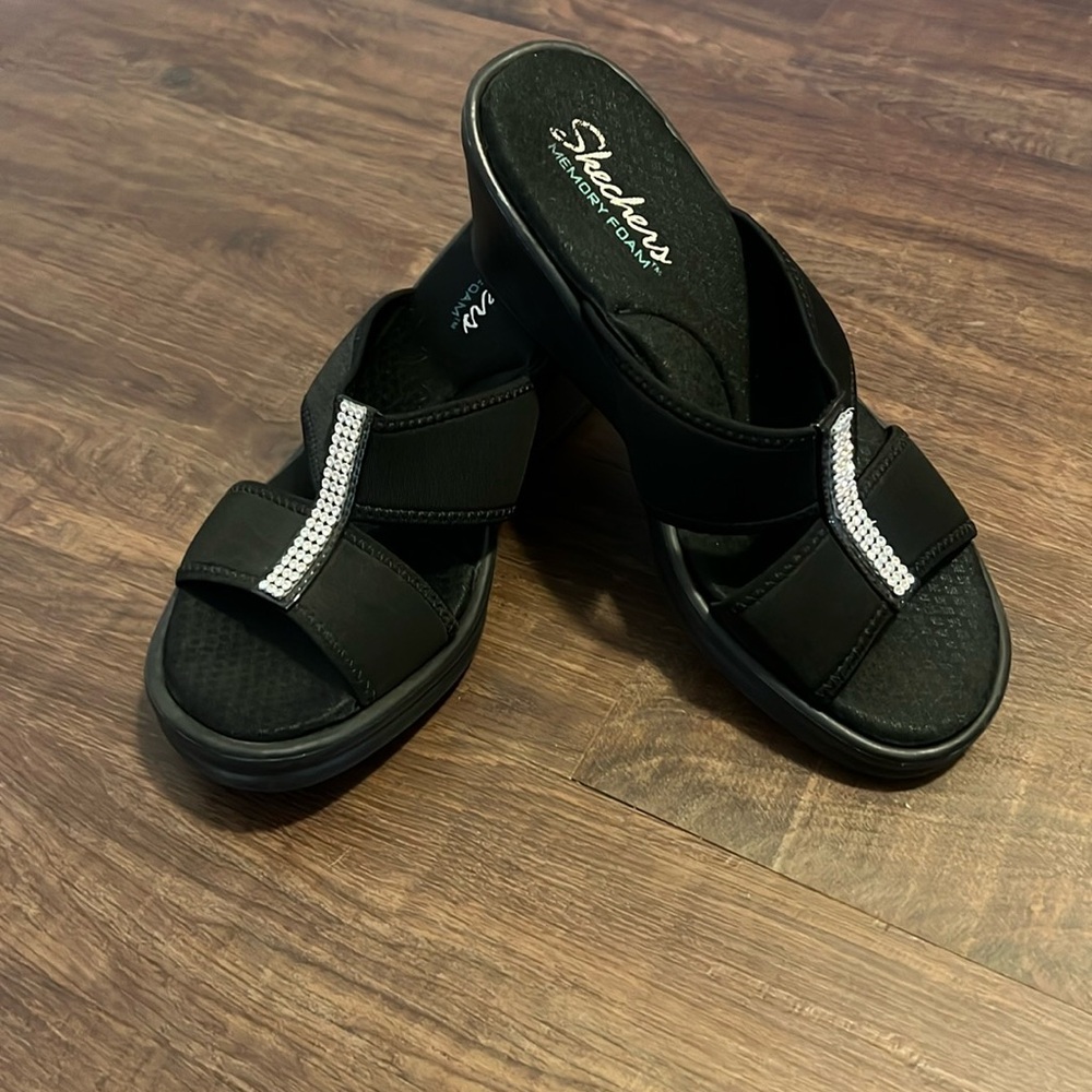 Sketchers wedge - size 9 black